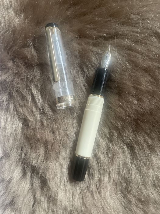 Mini caneta de tinta permanente Jinhao, nova