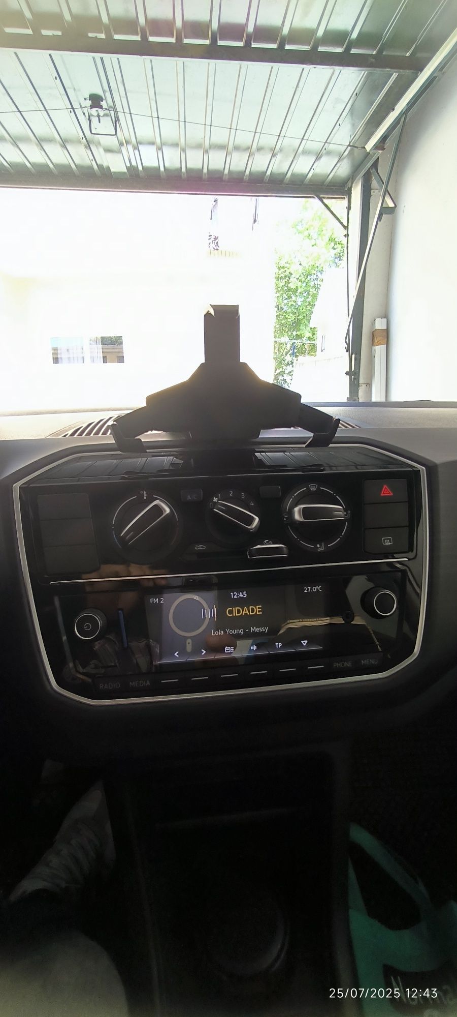 Volkswagen Cross UP
