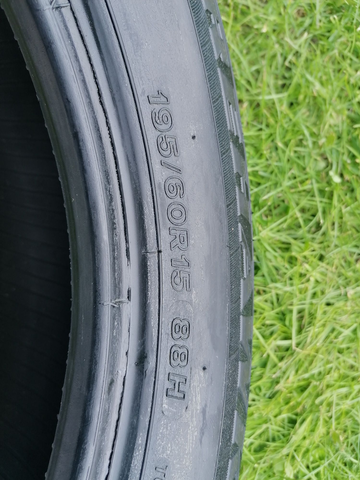 (4.z) Opona letnia 195/60 R15 Firestone firehawk TZ 200