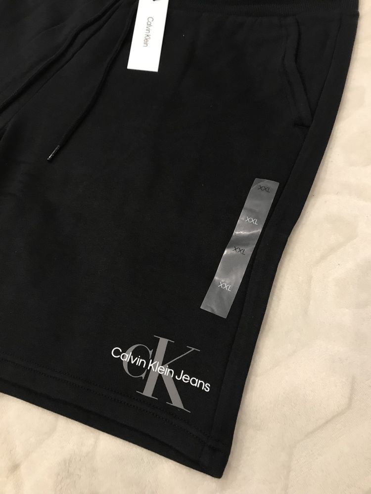 Продам мужские шорты Calvin Klein