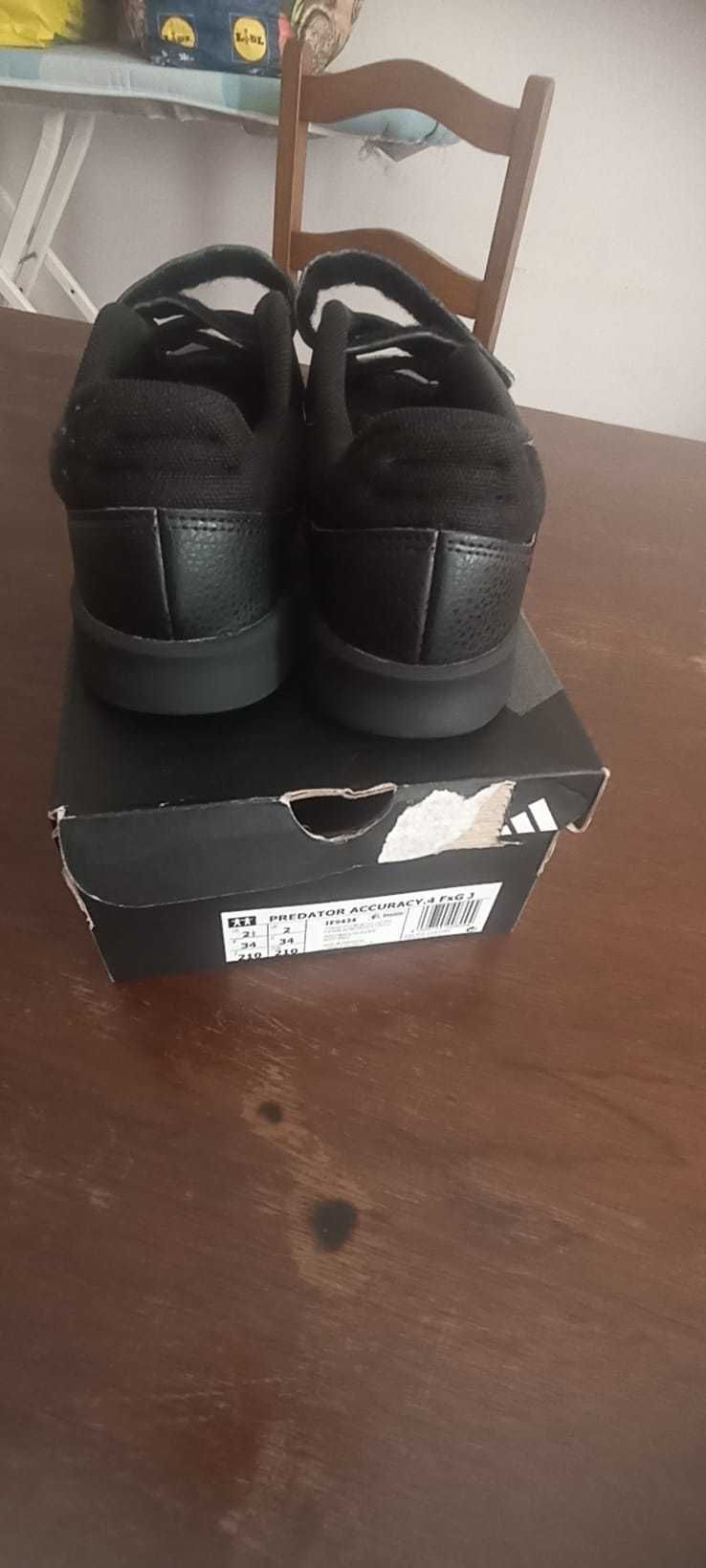Vendo Sapatilhas Adidas Personalizadas nº 33
