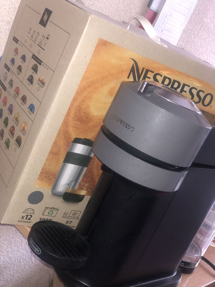 Ekspres nespresso vertuo jak  nowy