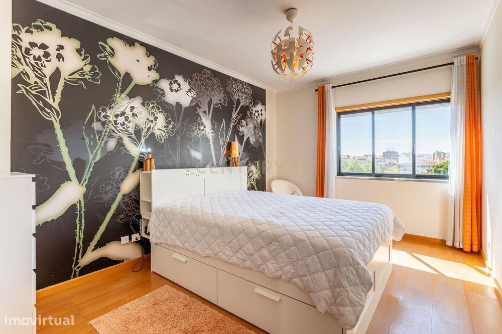 Apartamento T3 com Box e Arrecadação | Rua do Campo da Bola – Montijo