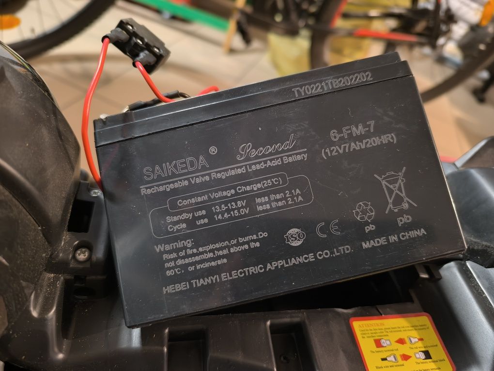 MOTOR MOTOREK na akumulator czerwony