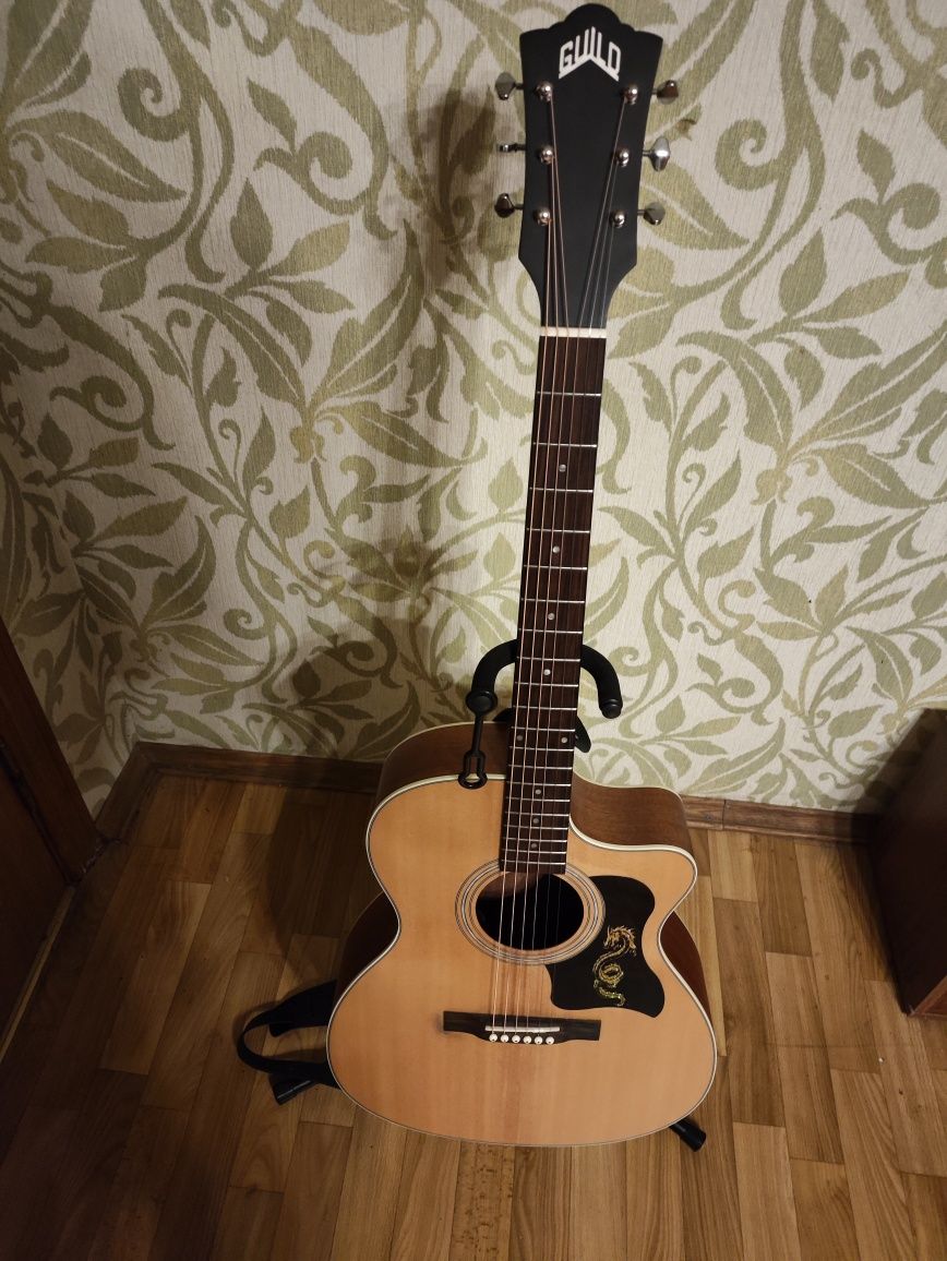 Електроакустична гітара Guild ОМ 240СЕ