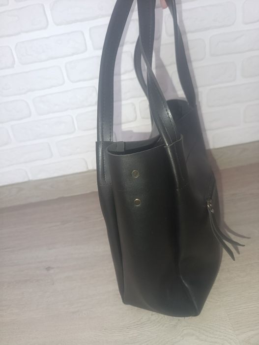 Жіноча чорна сумка