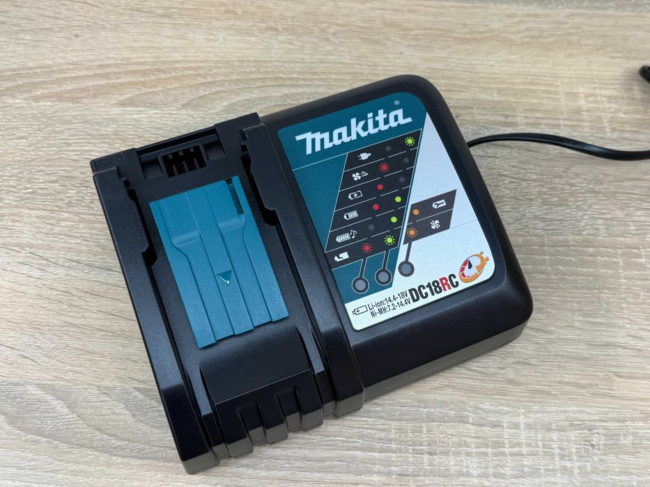 Ładowarka do akumulatorów Makita DC18RC jak nowa!