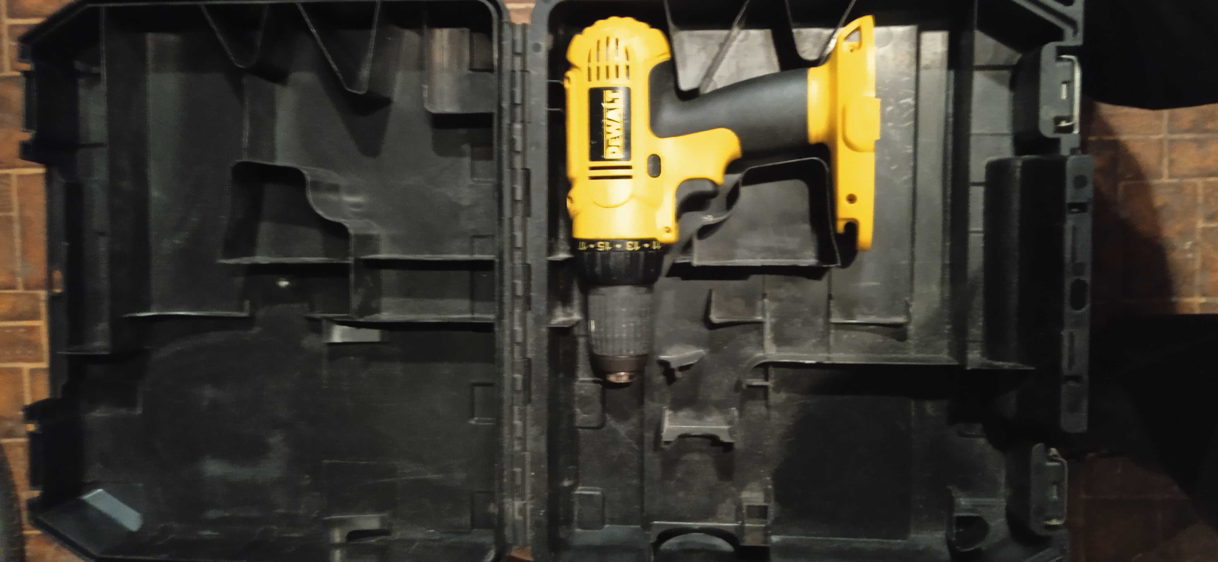 Wkrętarka  DEWALT DC759