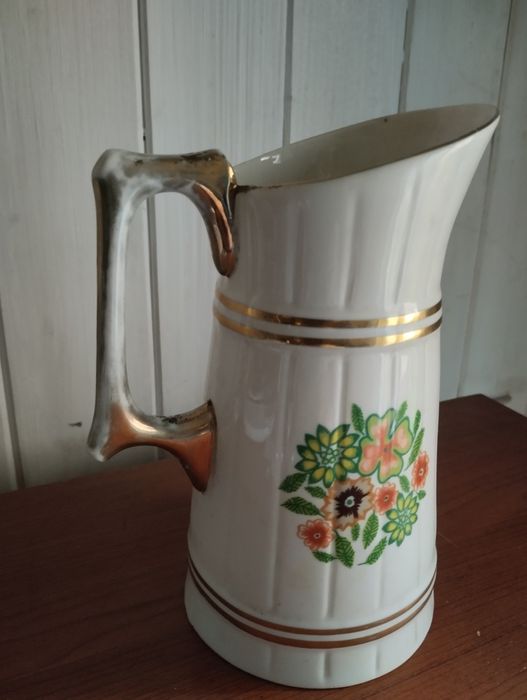 Mlecznik Ćmielów + figurka mosiężna chłopca
