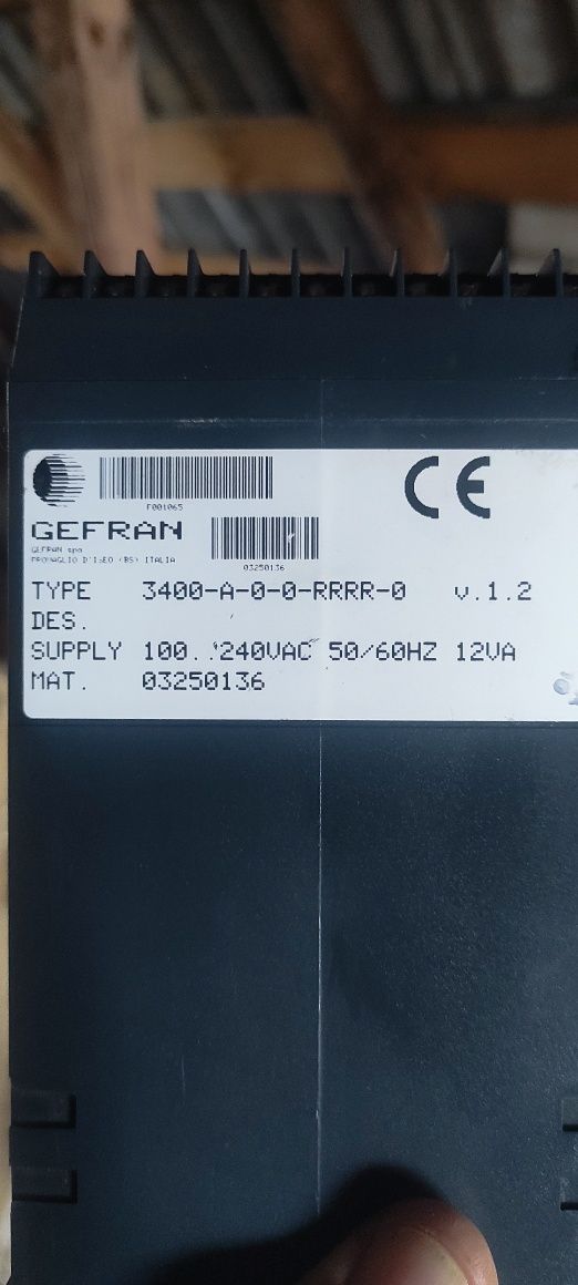 Темпаратурный контроллер GEFRAN 3400