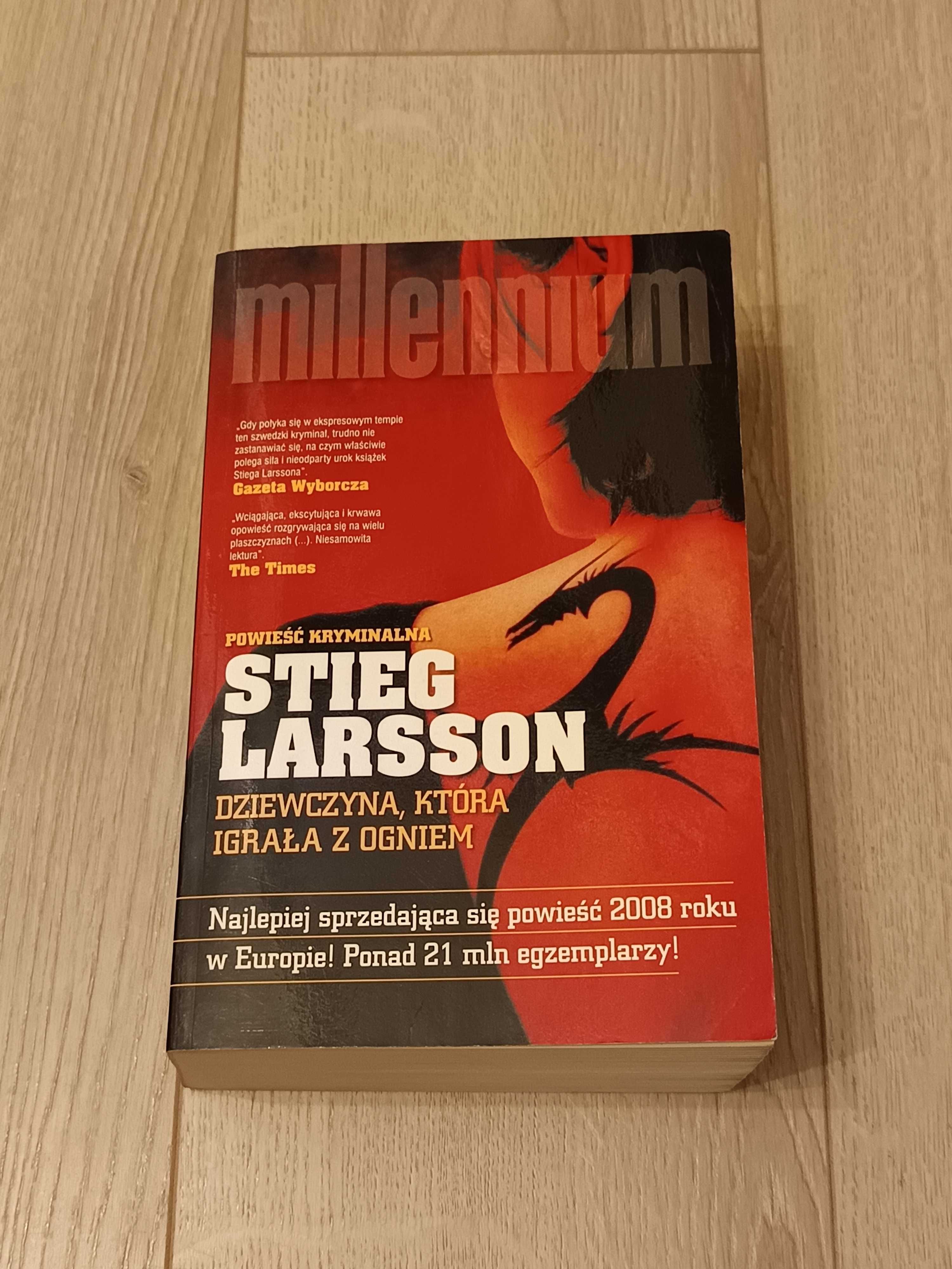 Książka  - Dziewczyna która igrała z ogniem - Stieg Larsson