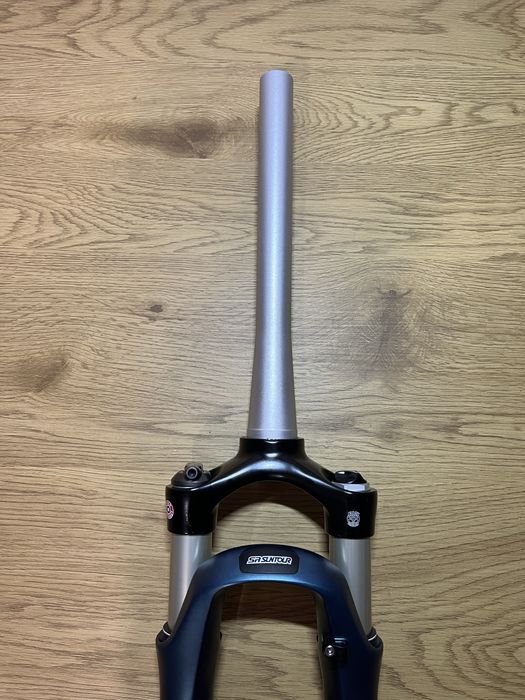 Amortyzator trekking Suntour NCX-E RL 28" 63 Disc Taper Manetka