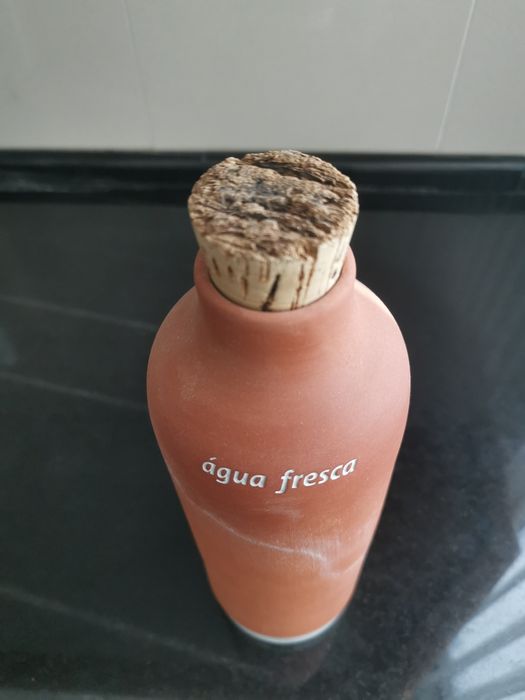 Garrafa de barro “água fresca”