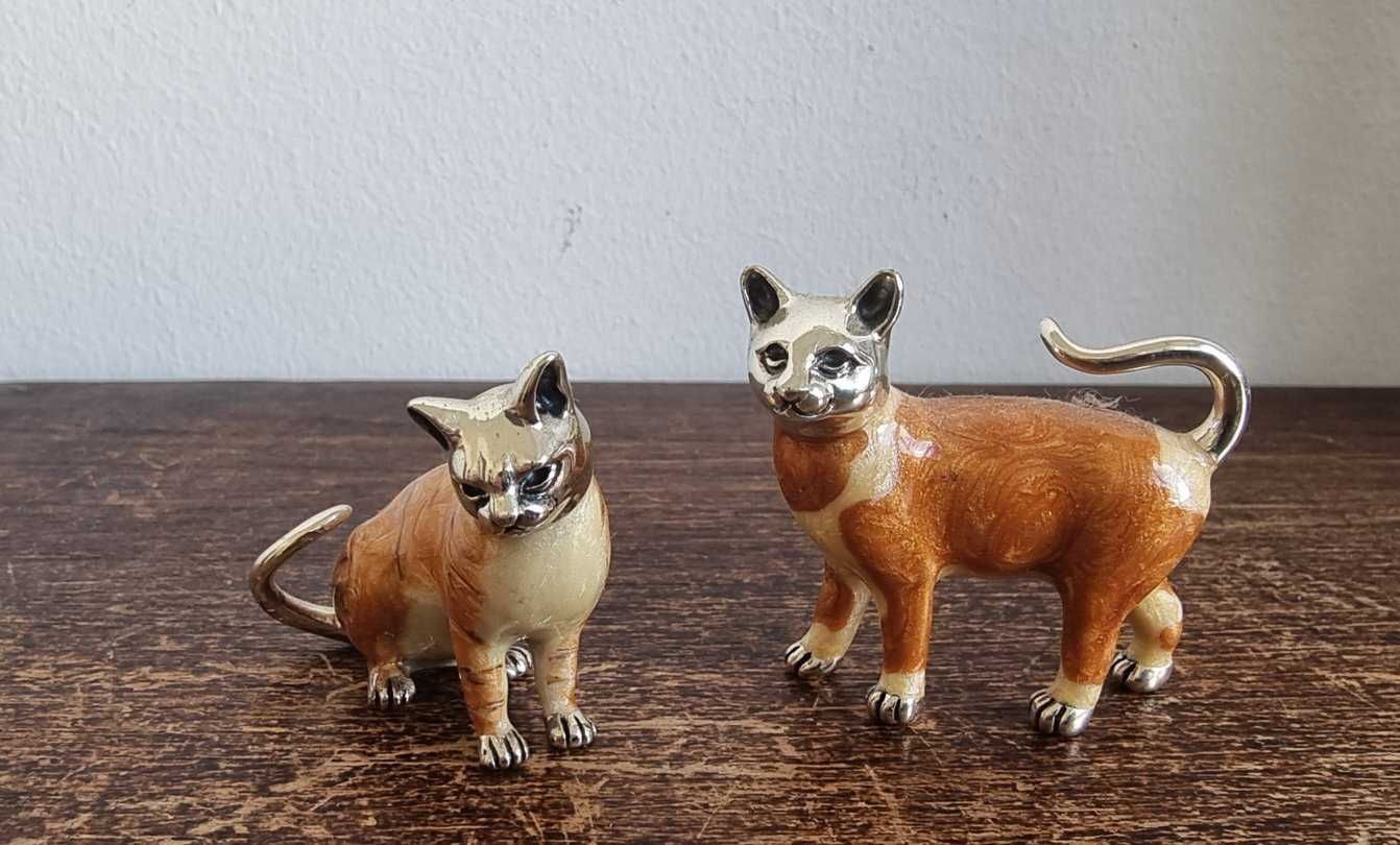 Par Gatos de porcelana e prata