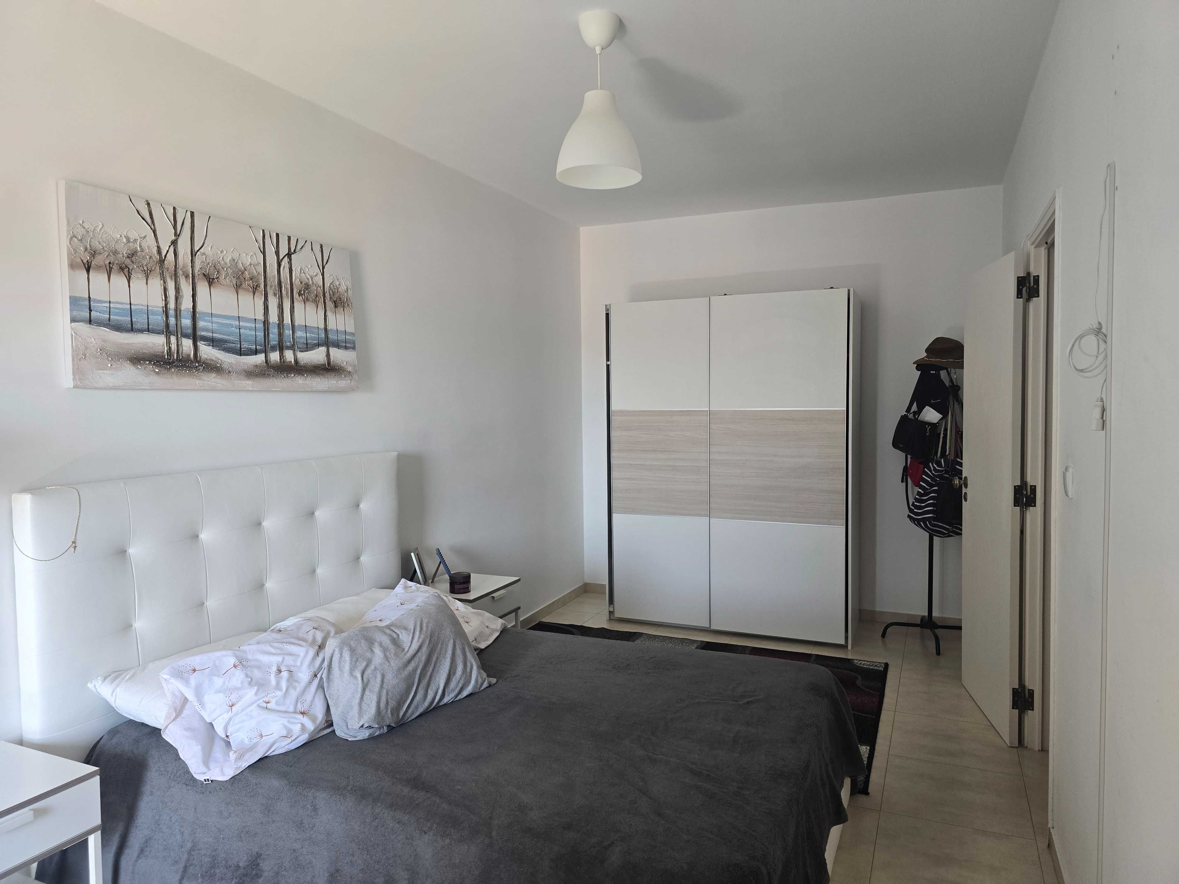 Apartamento Mobilado e Equipado para Arrendamento na Torre da Marinha