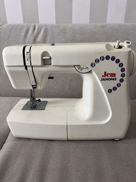 Швейна машина Jen Janome Японія