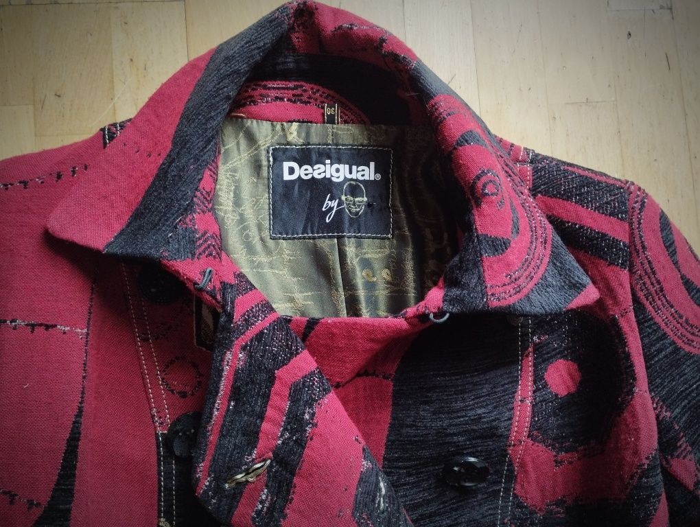 Damski  płaszcz Desigual rozm 38, bdb