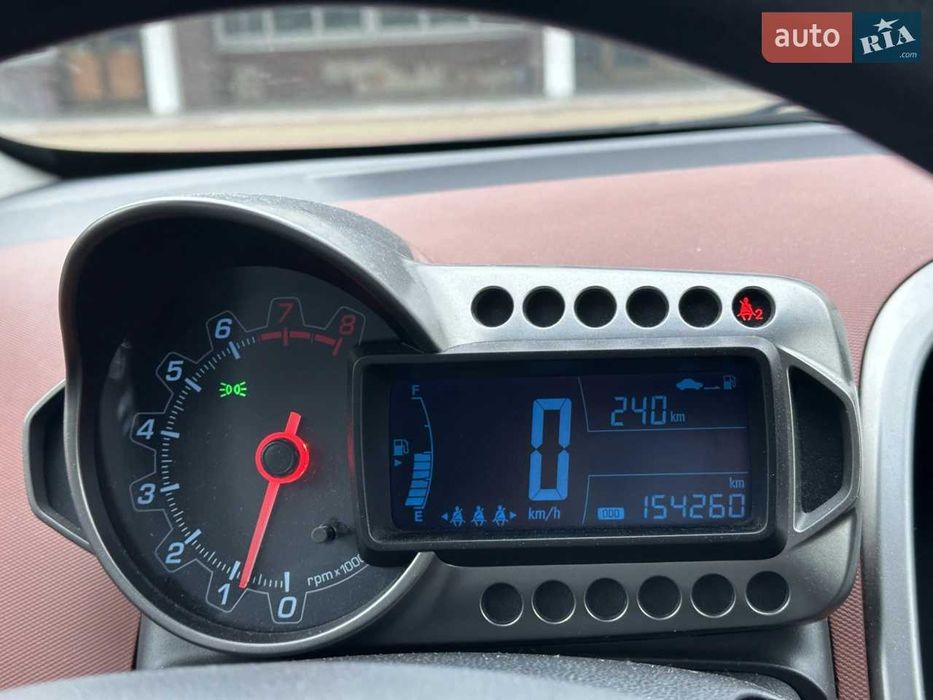 Chevrolet Aveo T300 (Хетчбек)