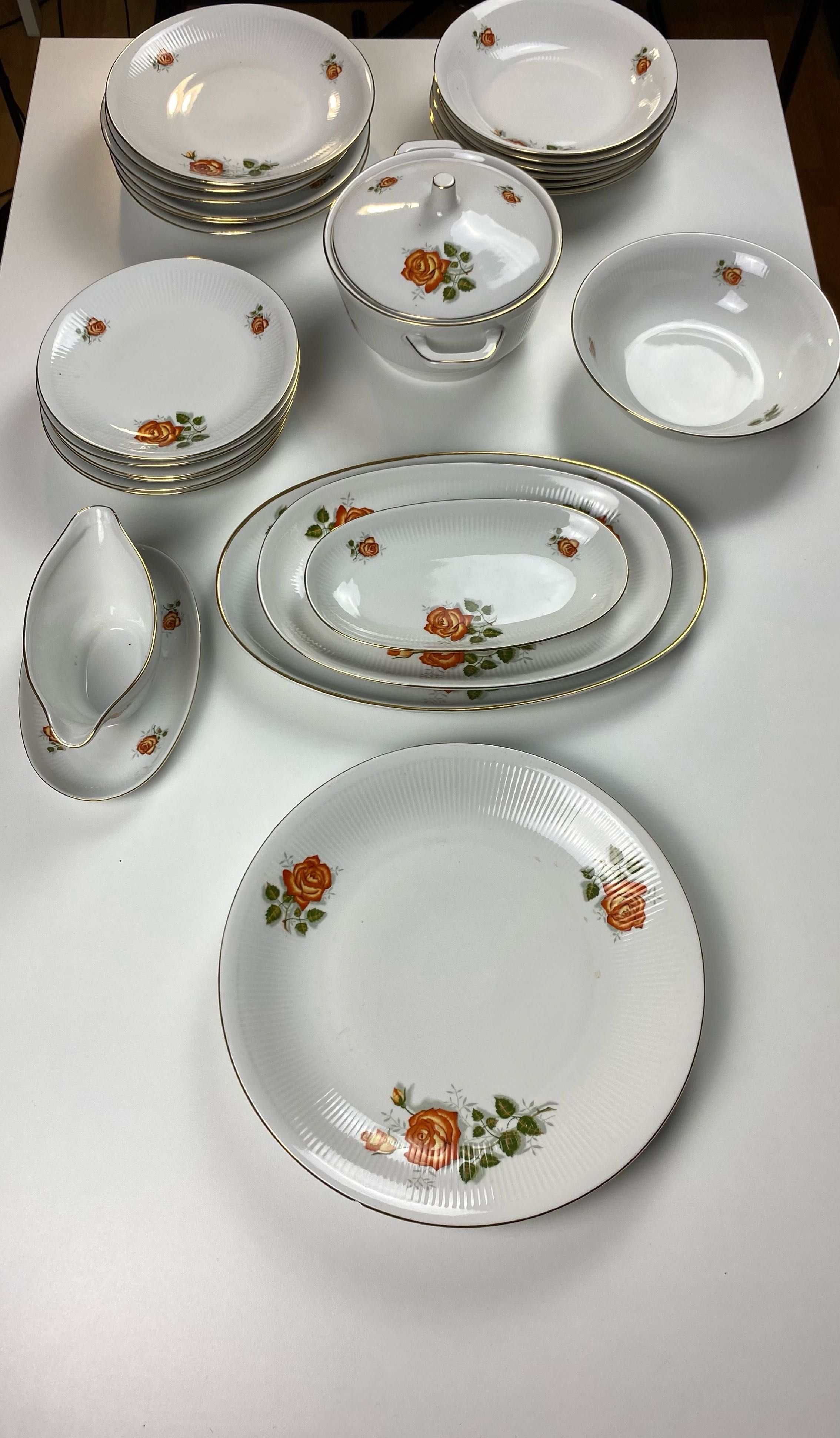 Porcelana Wałbrzych- zestaw obiadowy dla 6 osób