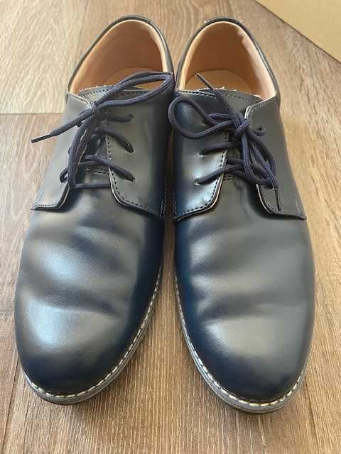 Buty wizytowe chłopięce granatowe roz. 38