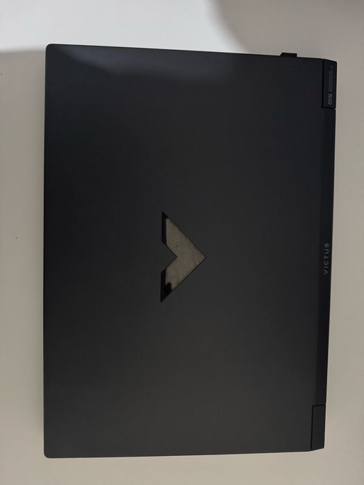 Notbook gamer  , semi-novo pouquissimas vezes usado .  Sem maecas !!!!