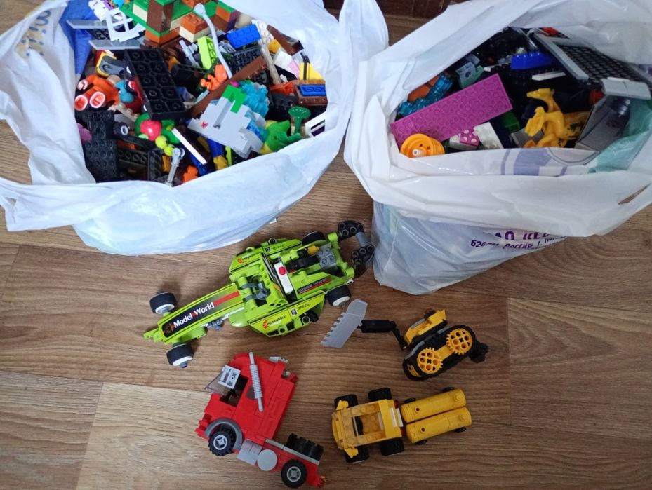 Два пакети лего, lego 4 кг конструктор машини для хлопчика
