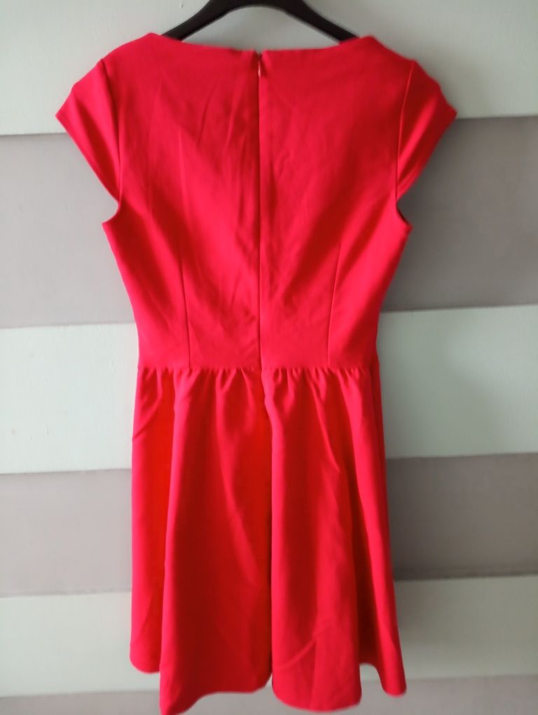 Czerwona sukienka Mohito