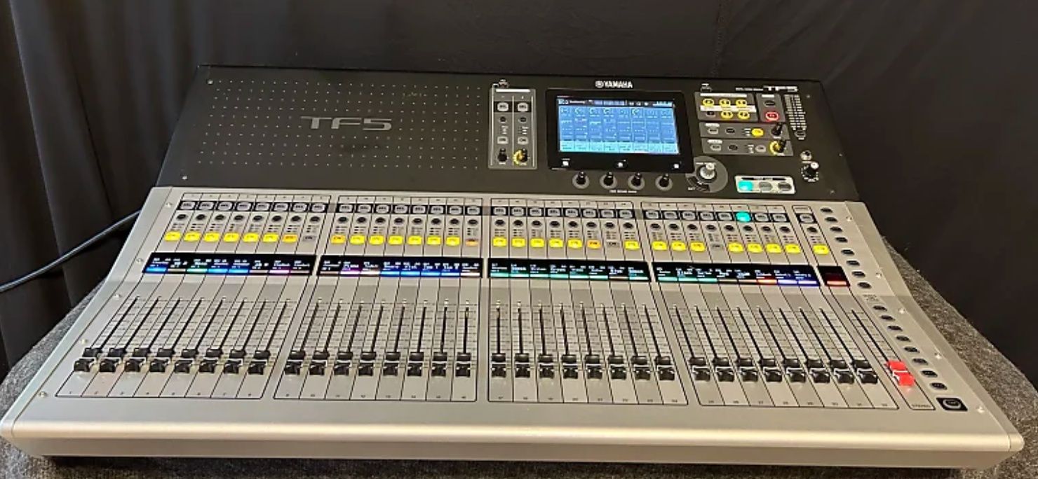 Mesas mistura digital Yamaha TF 5 e TF 1