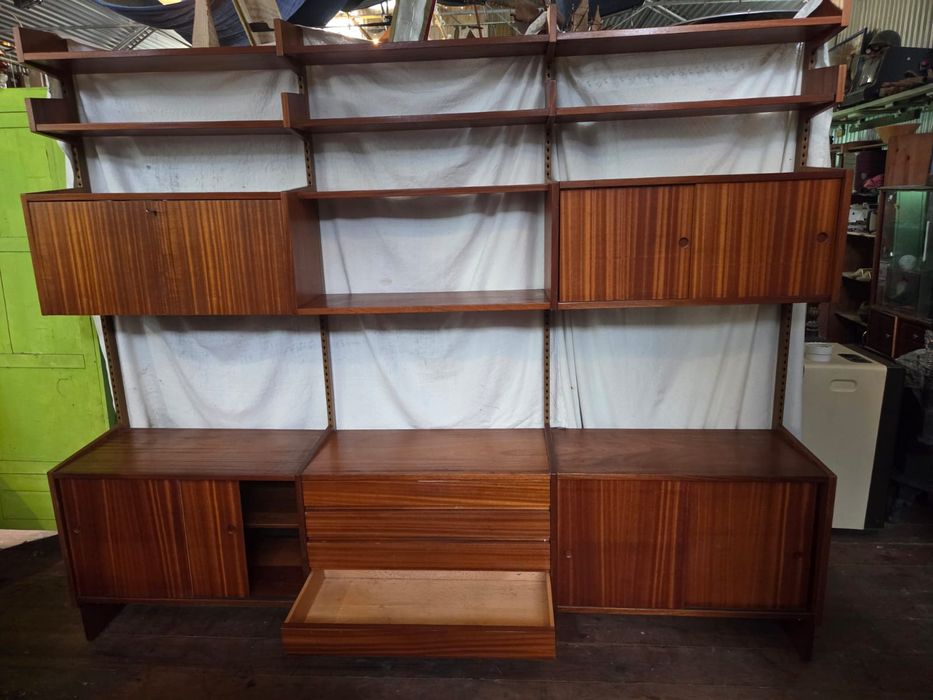 Estante estilo nordico em bom estado em freijo e  teka .