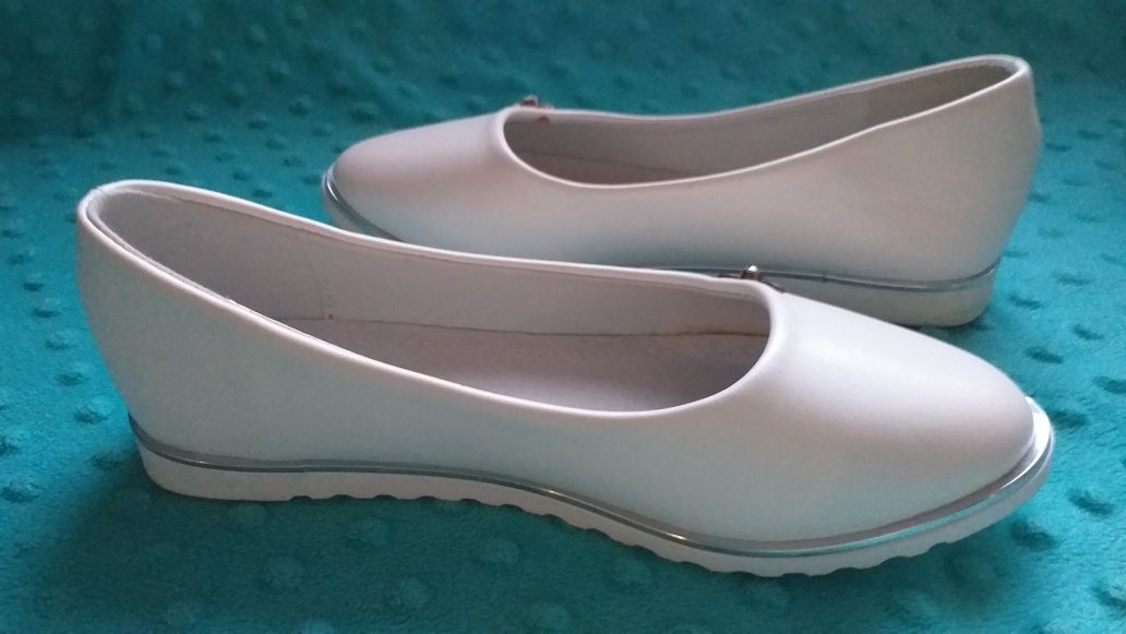 Nowe buty białe komunijne r. 31