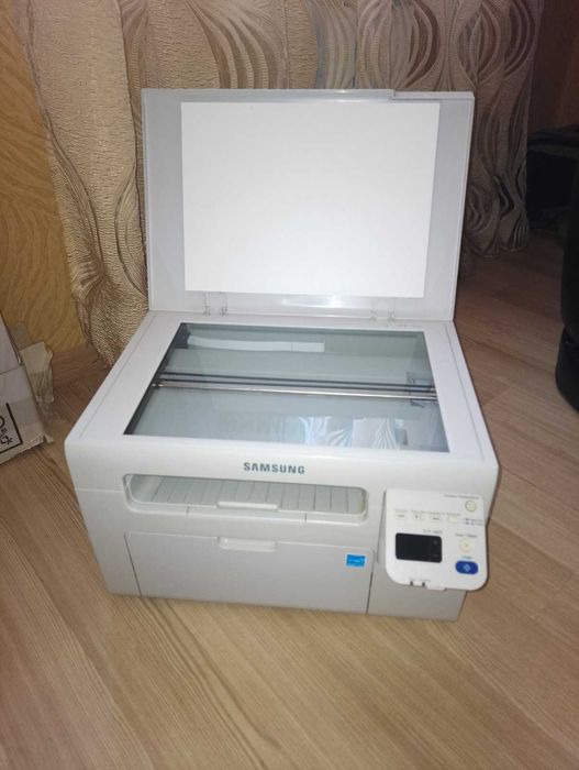 Принтер/ксерокс/сканер МФУ Samsung SCX-3405 в отличном состоянии.