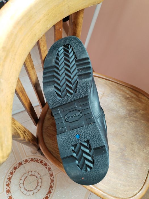 Продам берци США, гарний стан, утеплені, водонепронекні.