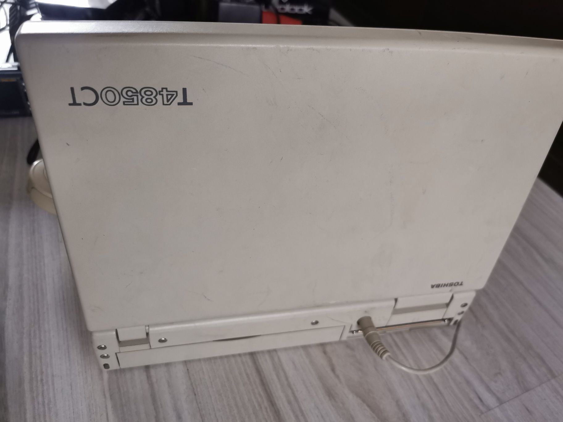 Toshiba T4850CT retro laptop Windows 95