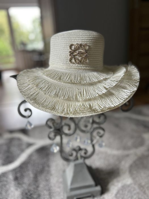 NOWY kapelusz LOEWE piekny !