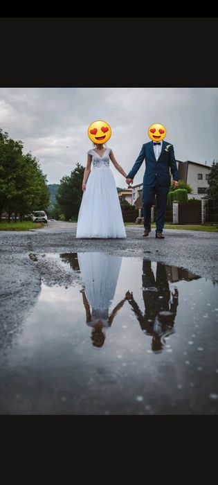 Sprzedam suknię ślubną  typu  princess  w kolorze śnieżnej  bieli.