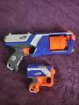 2 pistolety zabawki Nerf na naboje