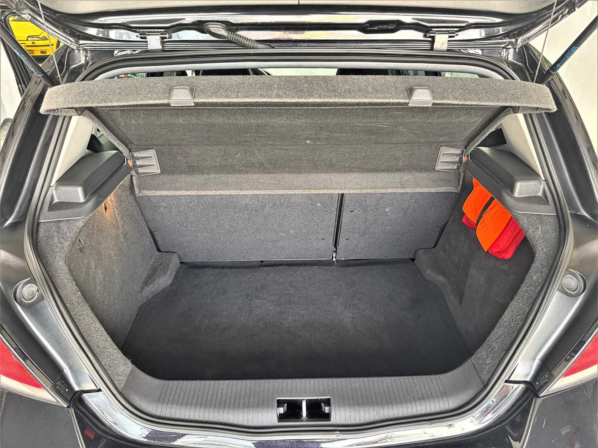 Opel Astra H 1.4 A/C Carro