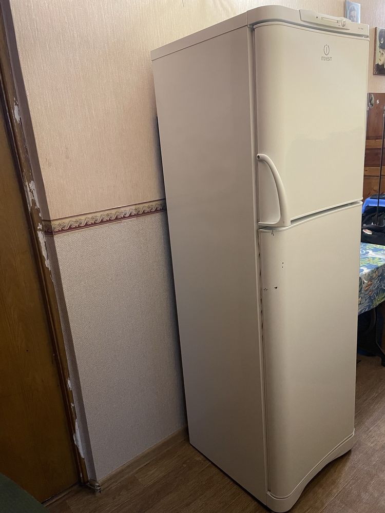 Холодильник indesit r36nfg.015