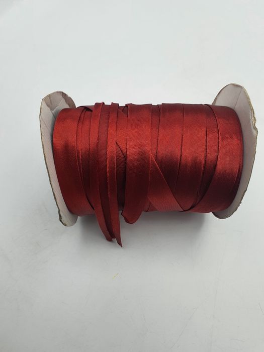 Lamówka zaprasowana atłas kupon 10 m.x 15 mm.bordo