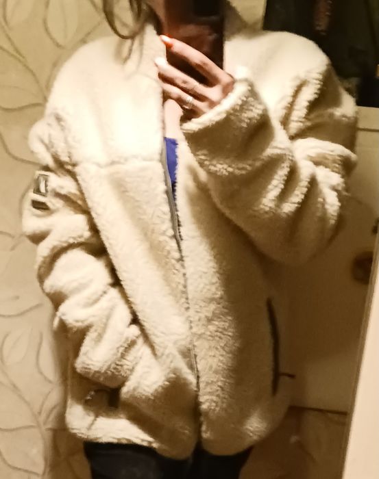 Damska wełniana kurtka.