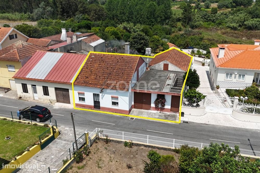Moradia térrea T3 | Terreno | Bustos | Oliveira do Bairro