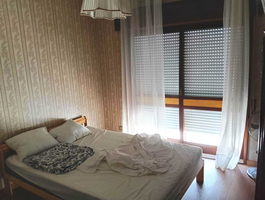 Moradia T8 com jardim e apartamento independente em Canelas