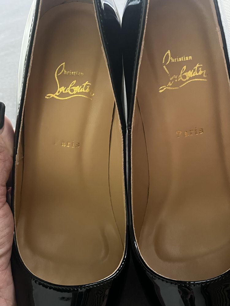 Christian Louboutin 40 jak nowe
