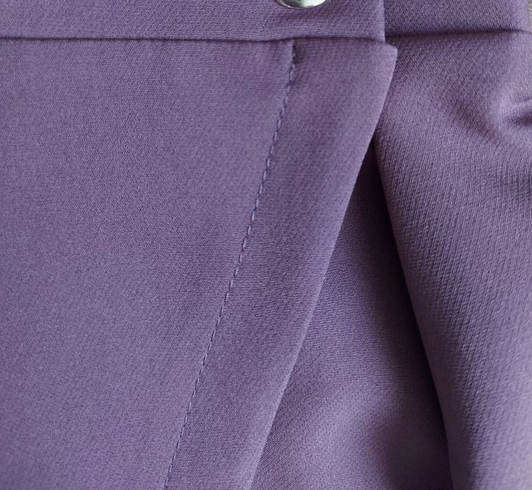 Дуже елегантна жіноча спідниця