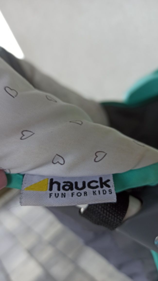 Fotelik dla dziecka do karmienia hauck