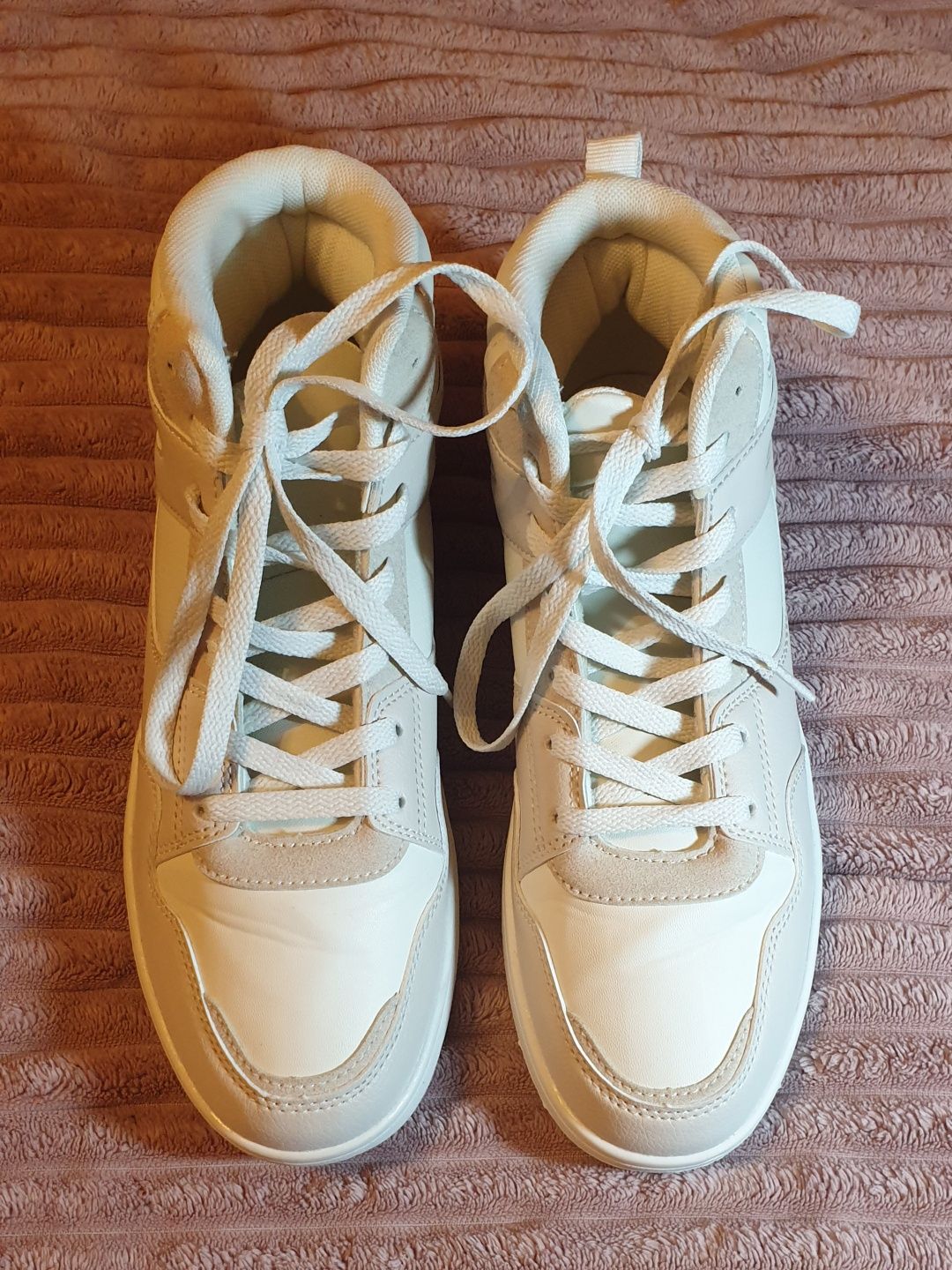 Buty białe sznurowane wysoki stan 39