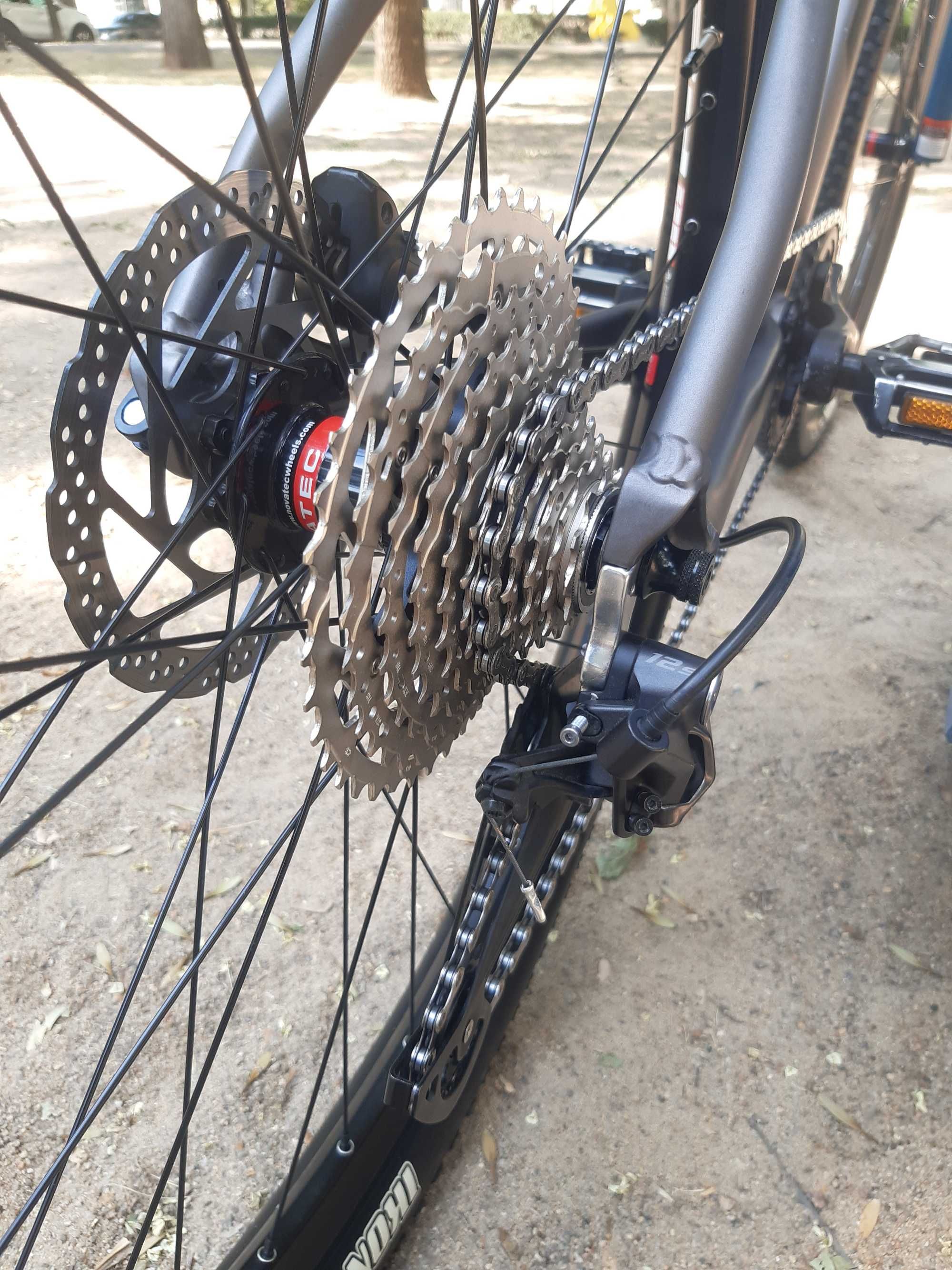 Велосипед Crosser Solo 29 (Deore/DT Swiss/Novatec/Maxxis)
