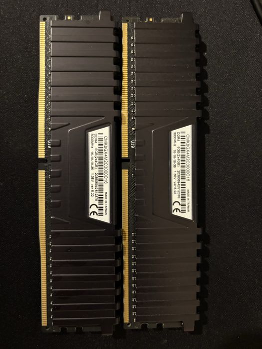 Pamieć RAM DDR4 2x4gb 3000mhz