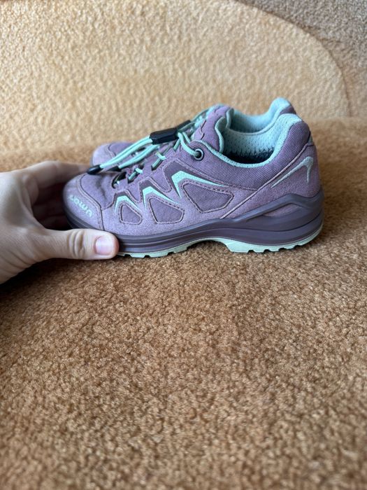 Термо кросівки Lowa