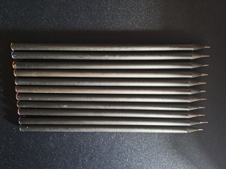 Lápis de carvão.